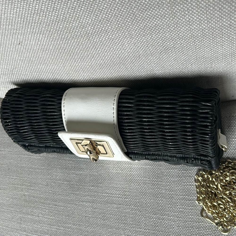 CLUTCH Black Rattan & Ivory Leather with Detachable Goldtone chain Lined EUC - Picture 10 of 14